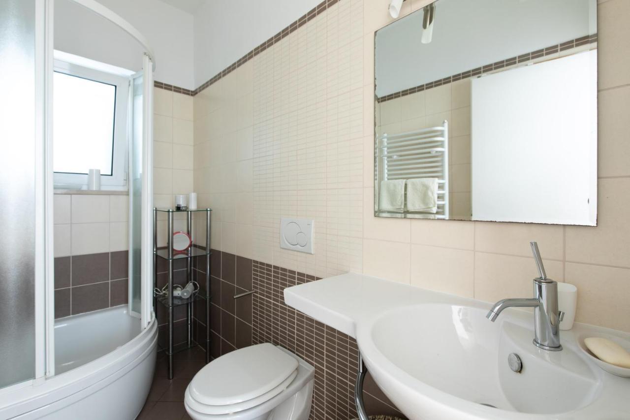 Apartment Portapisana Just 50M From The Beach クルク エクステリア 写真