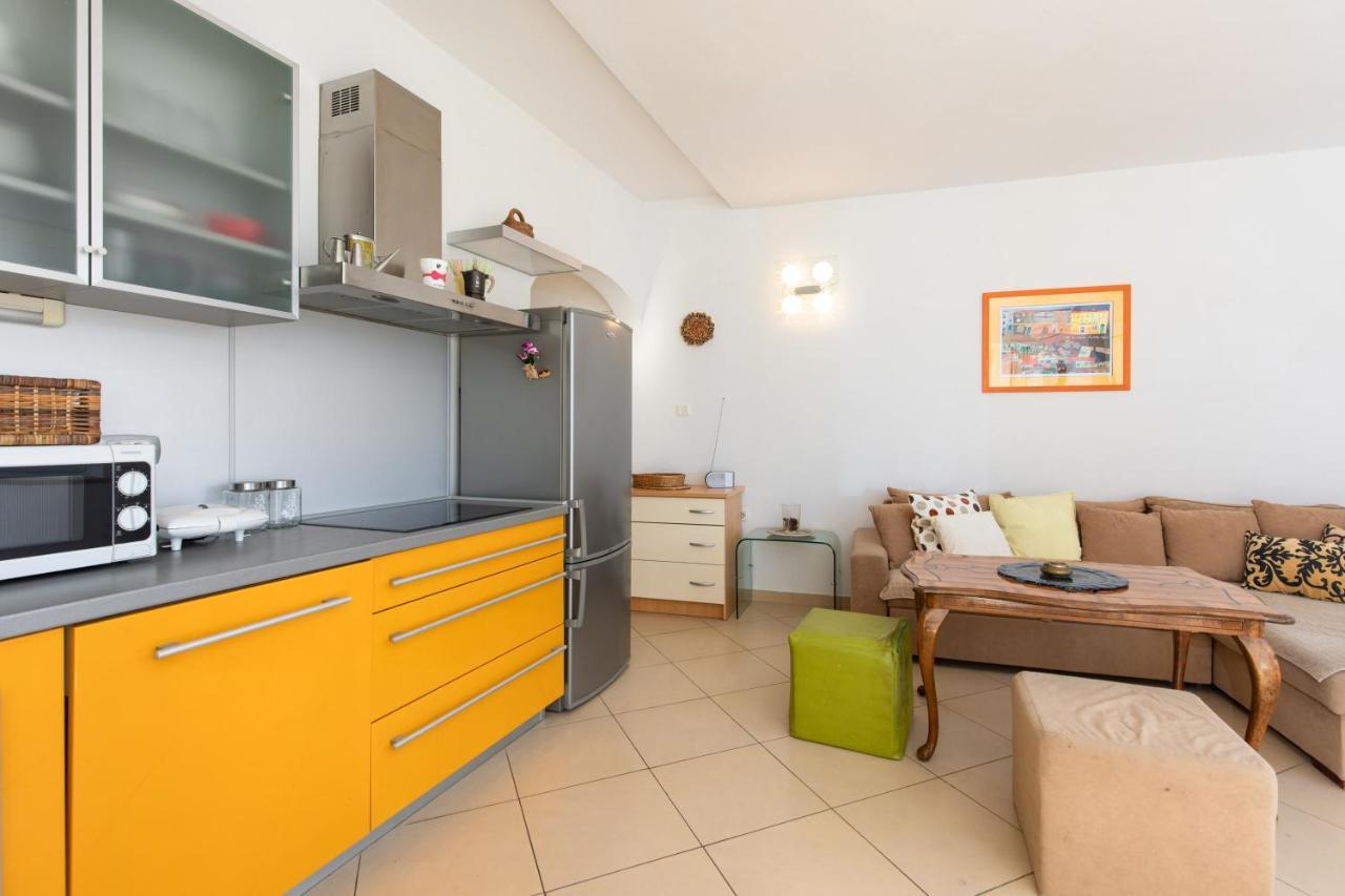 Apartment Portapisana Just 50M From The Beach クルク エクステリア 写真