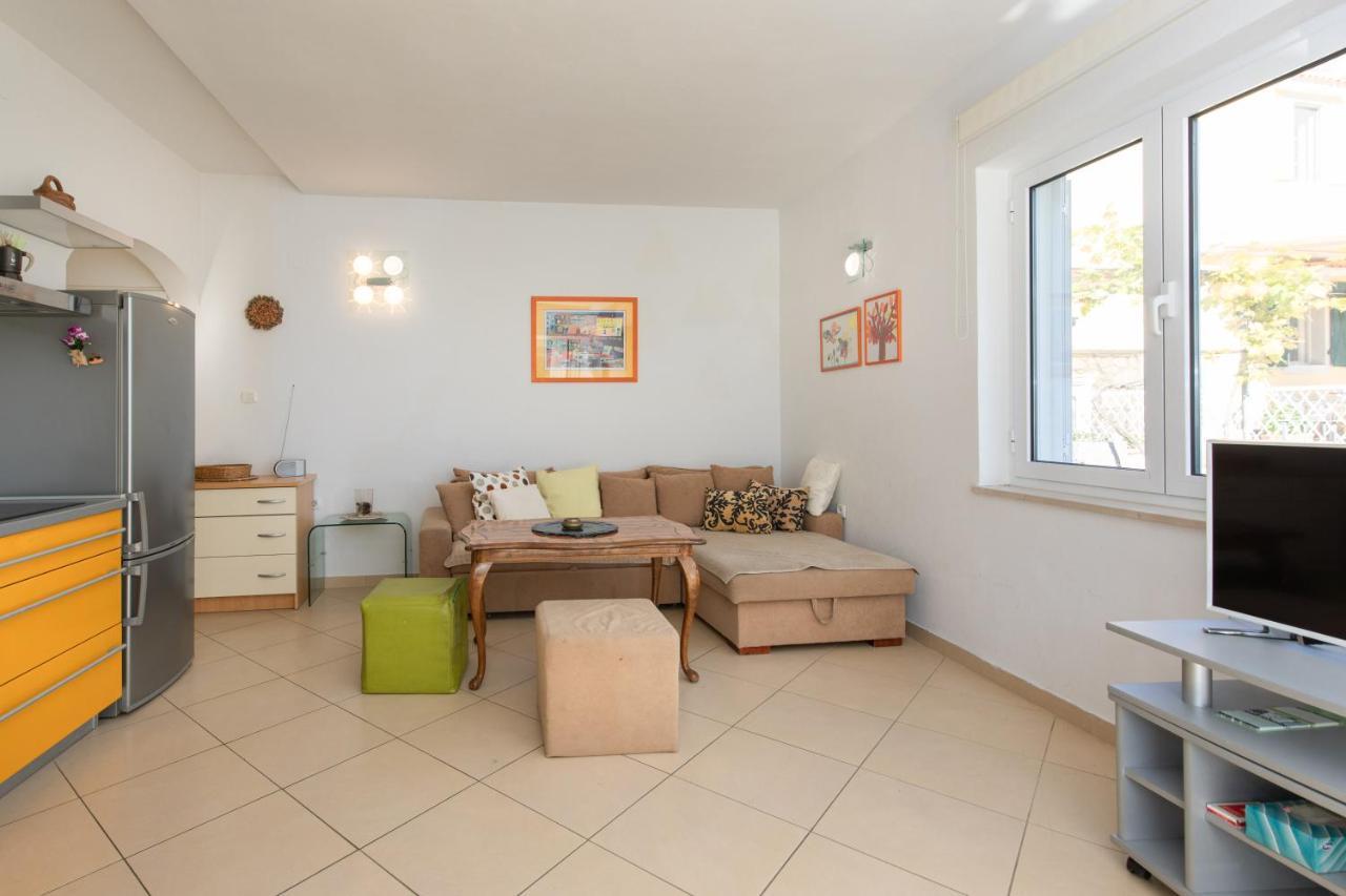 Apartment Portapisana Just 50M From The Beach クルク エクステリア 写真